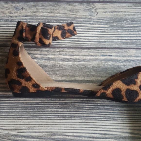 Last 3!! Leopard Pointy Flats - Picture 3 of 4